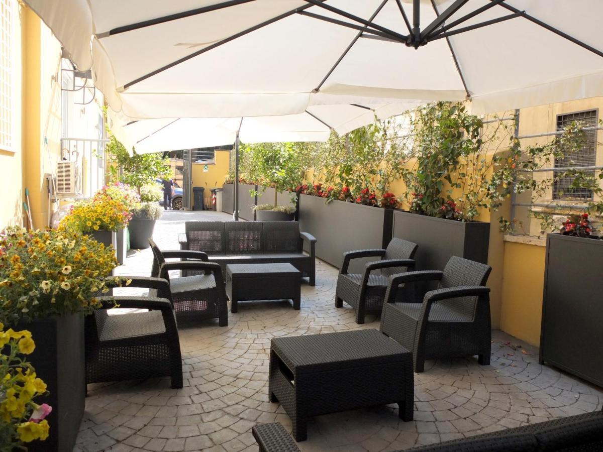 Hotel Astoria Golden Gate Roma Esterno foto