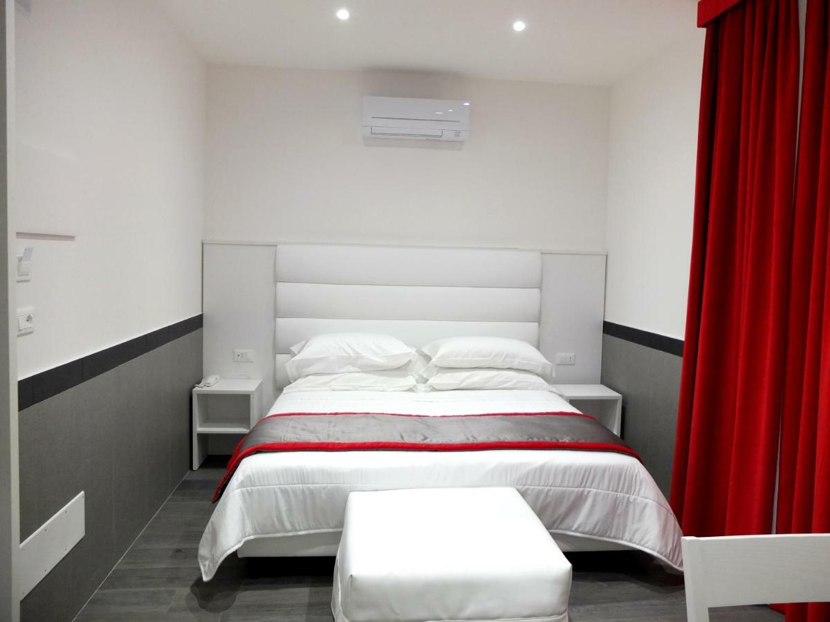 Hotel Astoria Golden Gate Roma Esterno foto