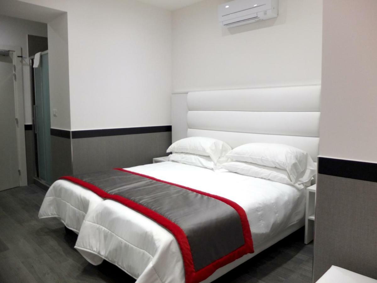 Hotel Astoria Golden Gate Roma Esterno foto
