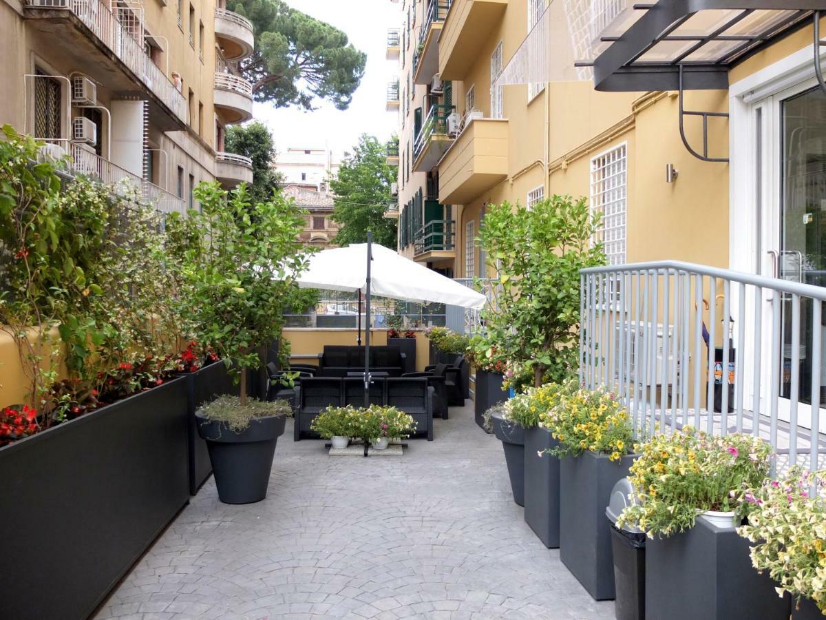 Hotel Astoria Golden Gate Roma Esterno foto